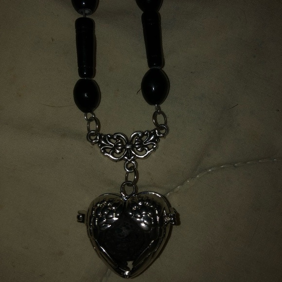 Necklace - Picture 2 of 3